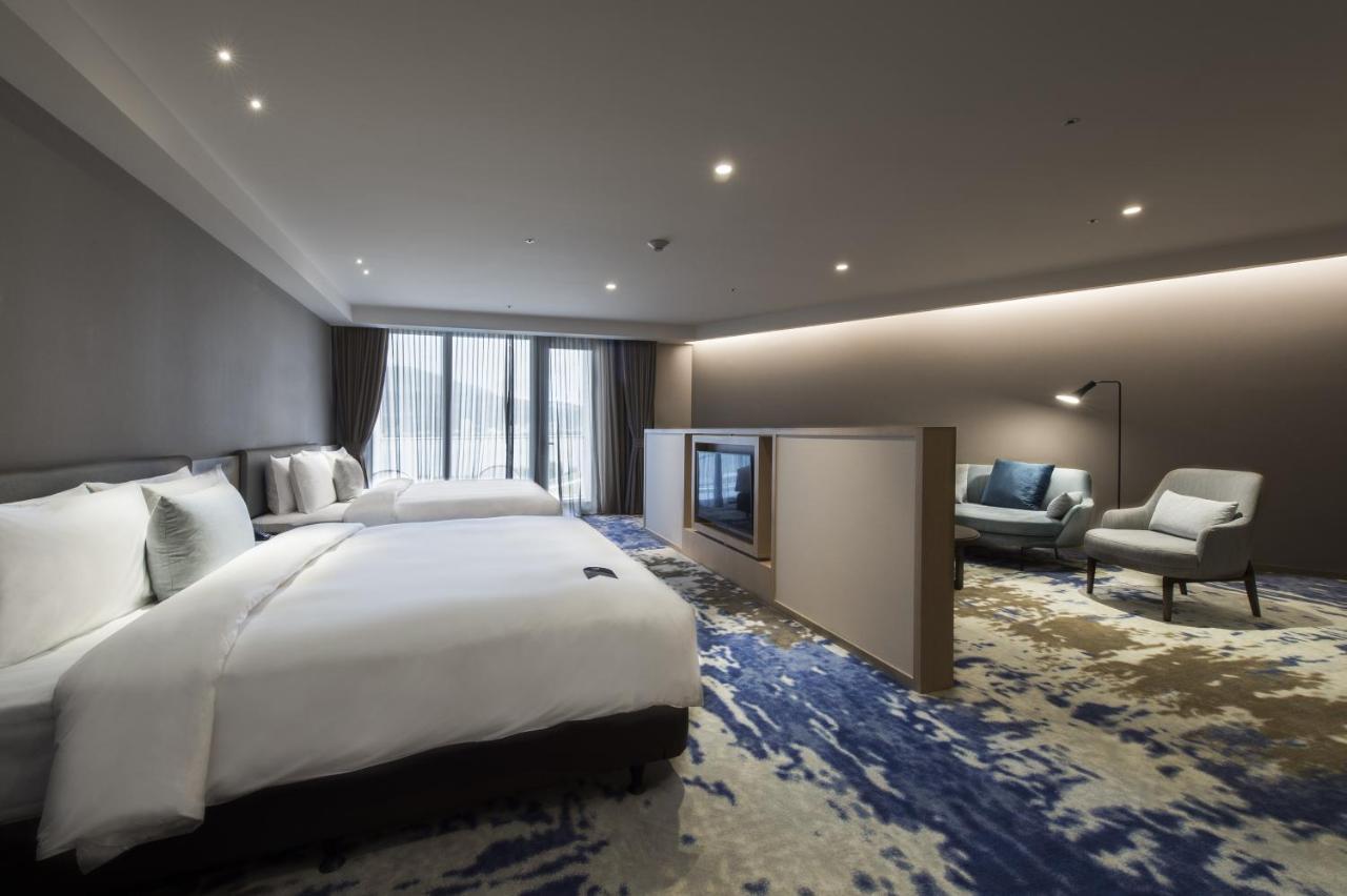 Golden Tulip Fab Hotel New Taipei Даньшуй Екстер'єр фото